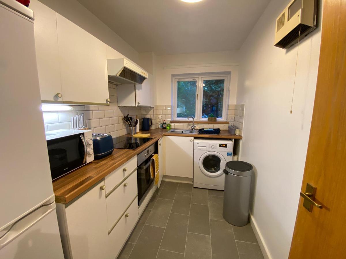 Marie'S Serviced Apartment 2 Bed Olivier Court Bedford Exterior photo
